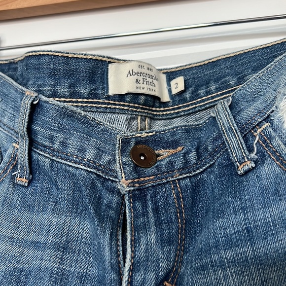 Abercrombie flared denim - size 2 - Picture 2 of 4